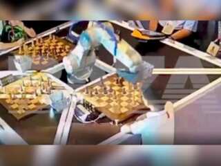 Chess robot breaks finger of opponent during a match at Moscow open