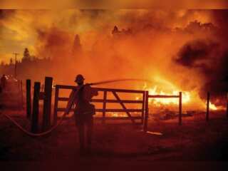 Wildfire blazes through 15,600 acres of land in California