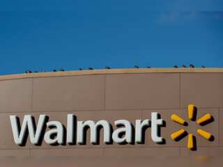 US retailers' stock tumble after Walmart cuts profit forecast
