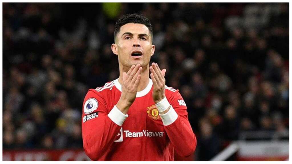 Cristiano Ronaldo transfer saga: Striker reaches England, likely to hold talks with Man United over his future