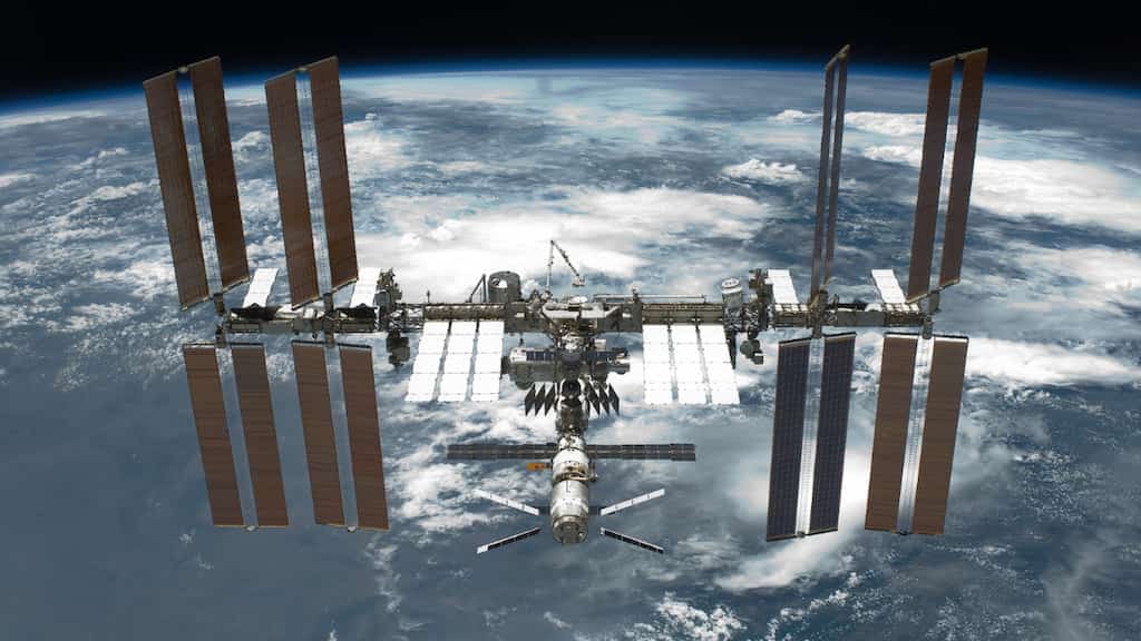 Crew-6 leaves ISS for Earth, to splash down near hurricane-hit Florida