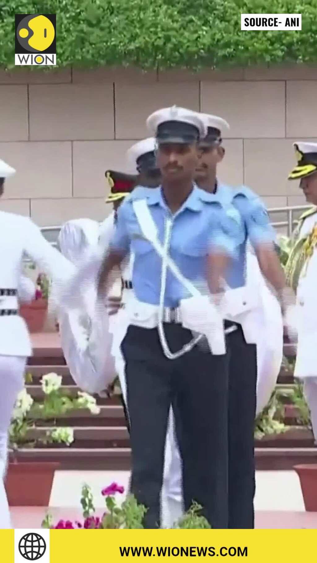 India pays homage to martyr soldiers of the Kargil war
