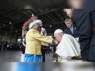Pope Francis in Canada: Pope says 'sorry' to school survivors