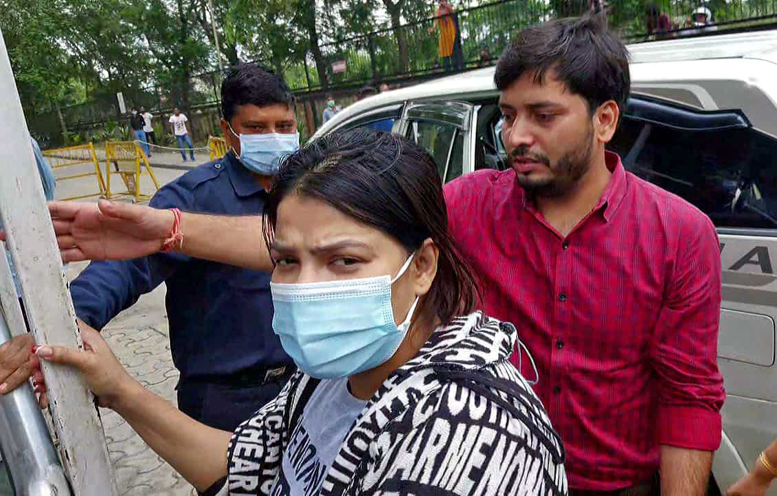 West Bengal: Enforcement Directorate seizes huge cash, gold from Arpita Mukherjee's residence West Bengal: Enforcement Directorate seizes huge cash, gold from Arpita Mukherjee's residence