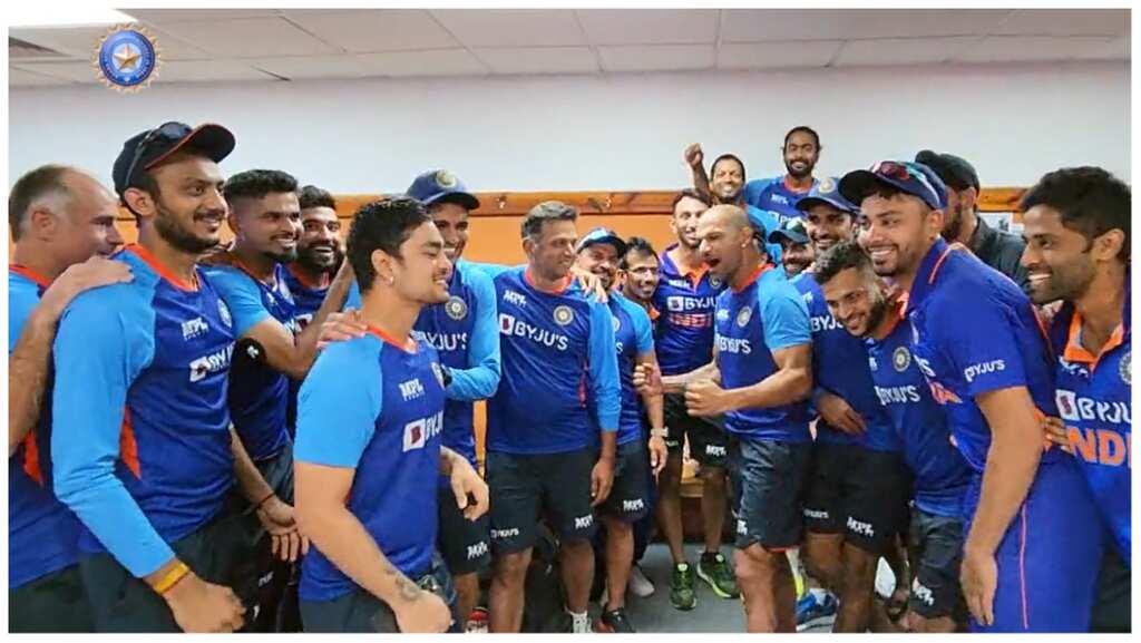 WATCH: Dhawan leads India's celebrations after Dravid's winning speech as Men in Blue whitewash WI in ODIs