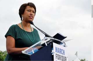 Washington DC overburdened with migrants; mayor says it has reached a 'tipping point'