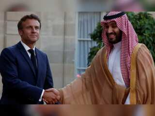 French President Macron warmly welcomed Saudi Crown Prince MBS for talks in Paris