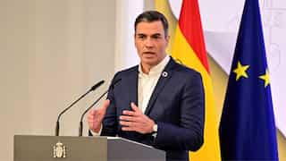 Ditch the tie to beat the heat? Spanish PM suggests unique way to tide over energy crisis
