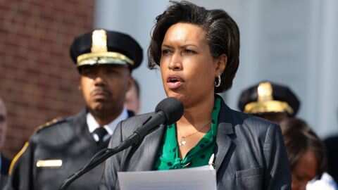 D.C. Mayor to help undocumented migrants as they arrive from Texas and Arizona