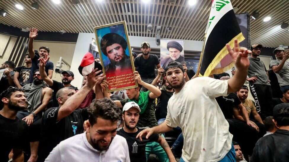 Iraq Political Crisis: Al-Sadr supporters enter Baghdad's green zone