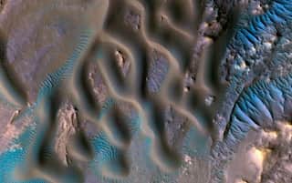 NASA posts beautiful martian image showing 'blue' region of the red planet 