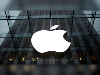 Apple in legal battle over store fees