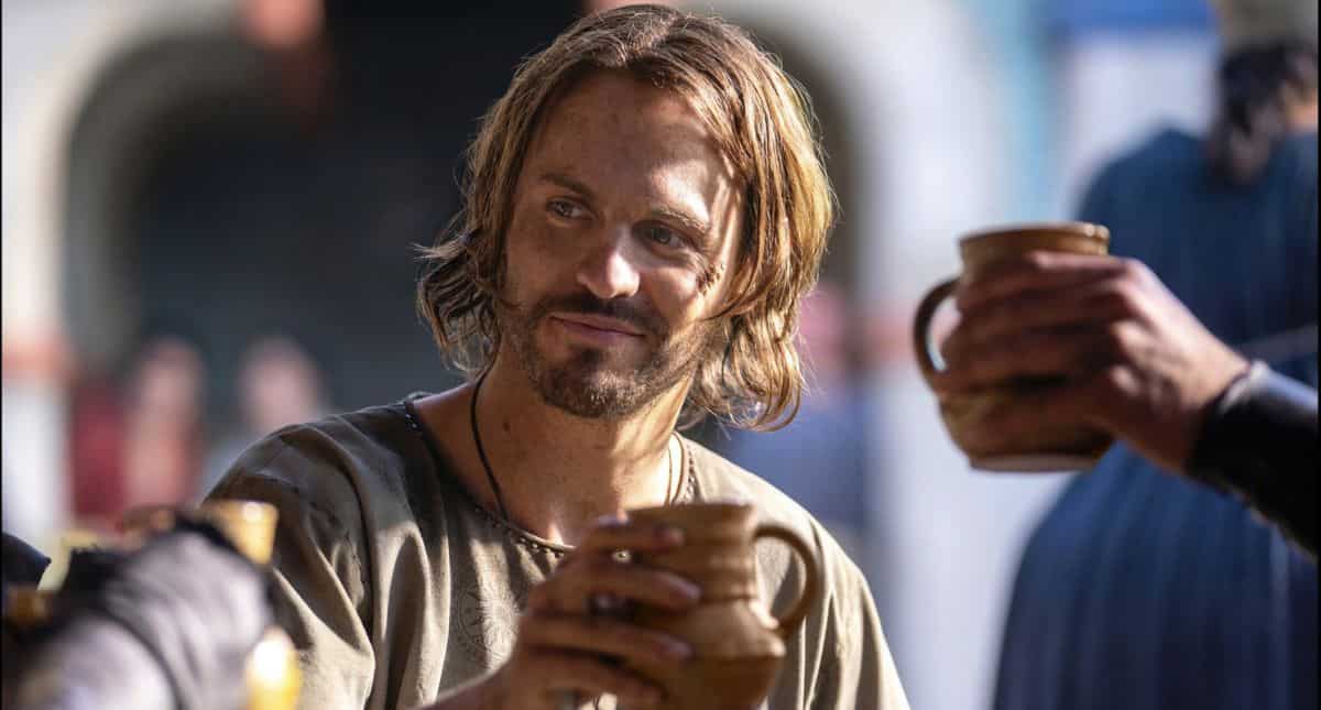 Halbrand (Charlie Vickers)