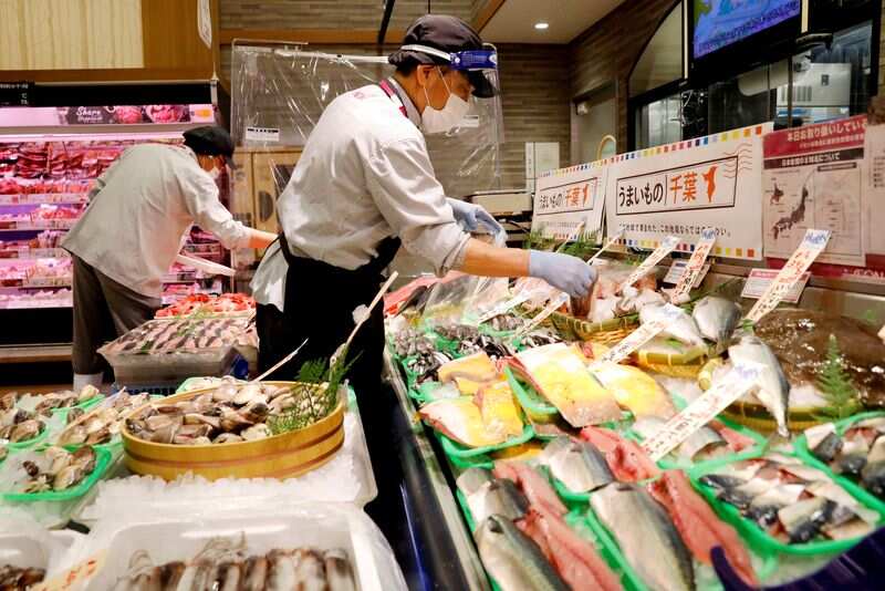 Japan’s households raise spending for first time in 4 months