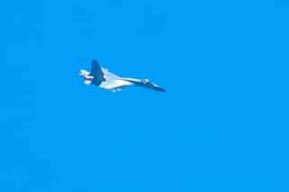 Chinese missiles fly over Taiwan; fighter jets cross 'median line'