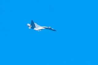 Chinese missiles fly over Taiwan; fighter jets cross 'median line'