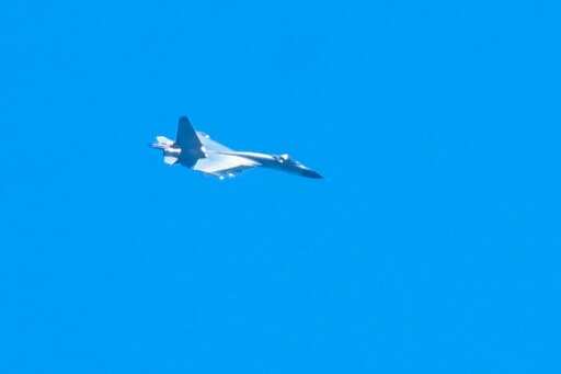 Chinese missiles fly over Taiwan; fighter jets cross 'median line'