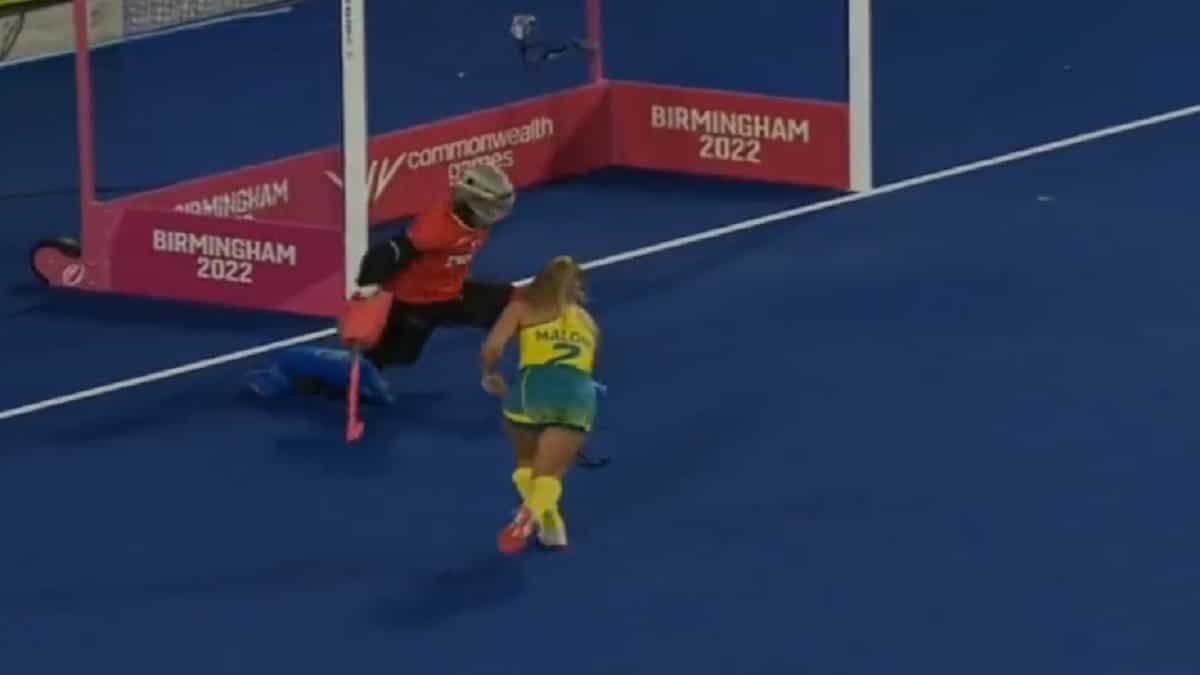 WATCH: Controversy erupts as Savita Punia's save ruled out after clock howler in India-Australia semi-final WATCH: Controversy erupts as Savita Punia's save ruled out after clock howler in India-Australia semi-final