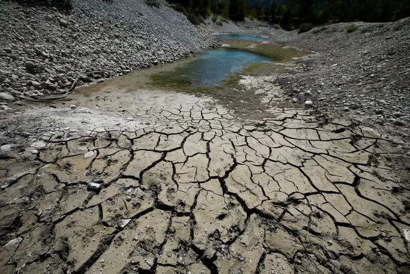 France braves fourth heatwave this summer, drought leaves scores of villages parched