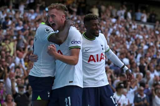 Tottenham cruise to victory