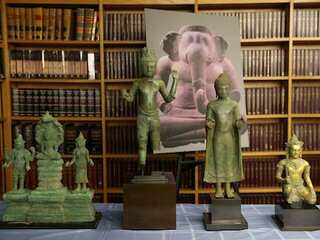 United States to return back 30 looted antiquities to Cambodia from historic sites