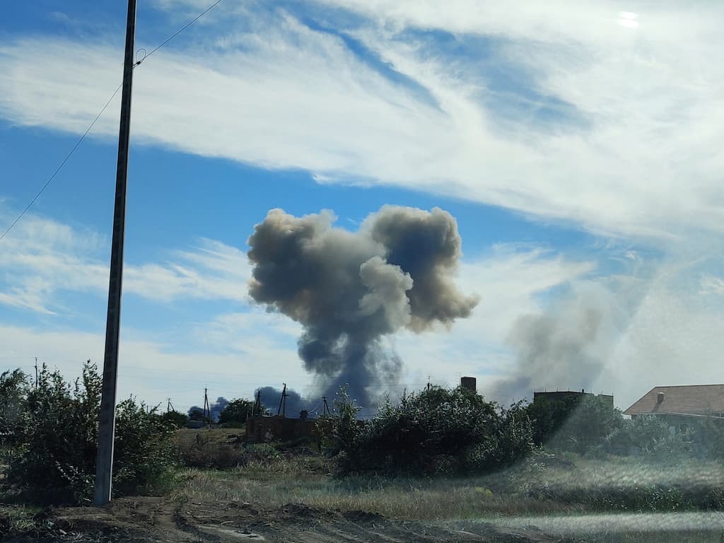 Explosions rock Russian airfield in Crimea, cause for blast not known