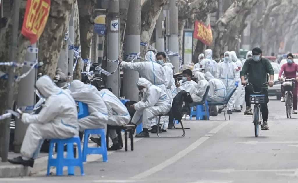 Authorities race to contain Covid-19 surge, eligible travellers leave Hainan