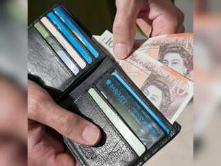 Brits are turning back to cash as cost-of-living crisis worsens, says Post Office