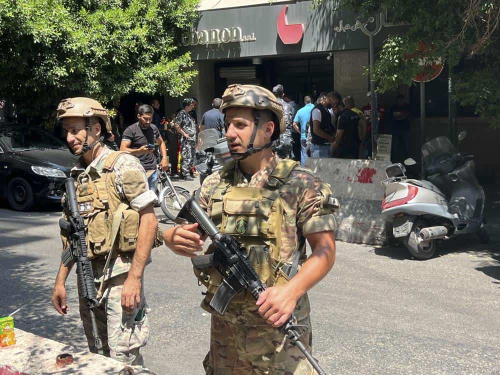 Armed man demanding savings holds Beirut bank staff hostage Armed man demanding savings holds Beirut bank staff hostage