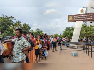 Sri Lanka asylum seekers detained by navy
