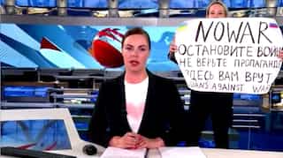 Russian court orders house arrest for former state TV journalist who raised 'No War' poster
