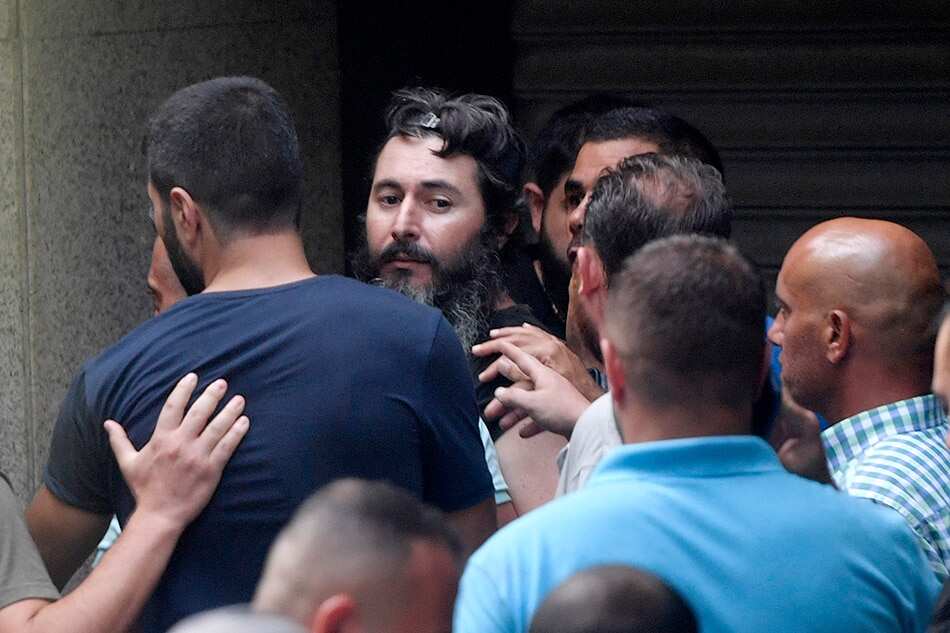 Man who held bank staff hostage becomes hero in Lebanon