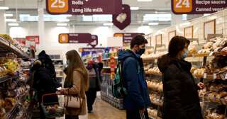 UK stores limit purchase of bottled water as people empty shelves amid drought