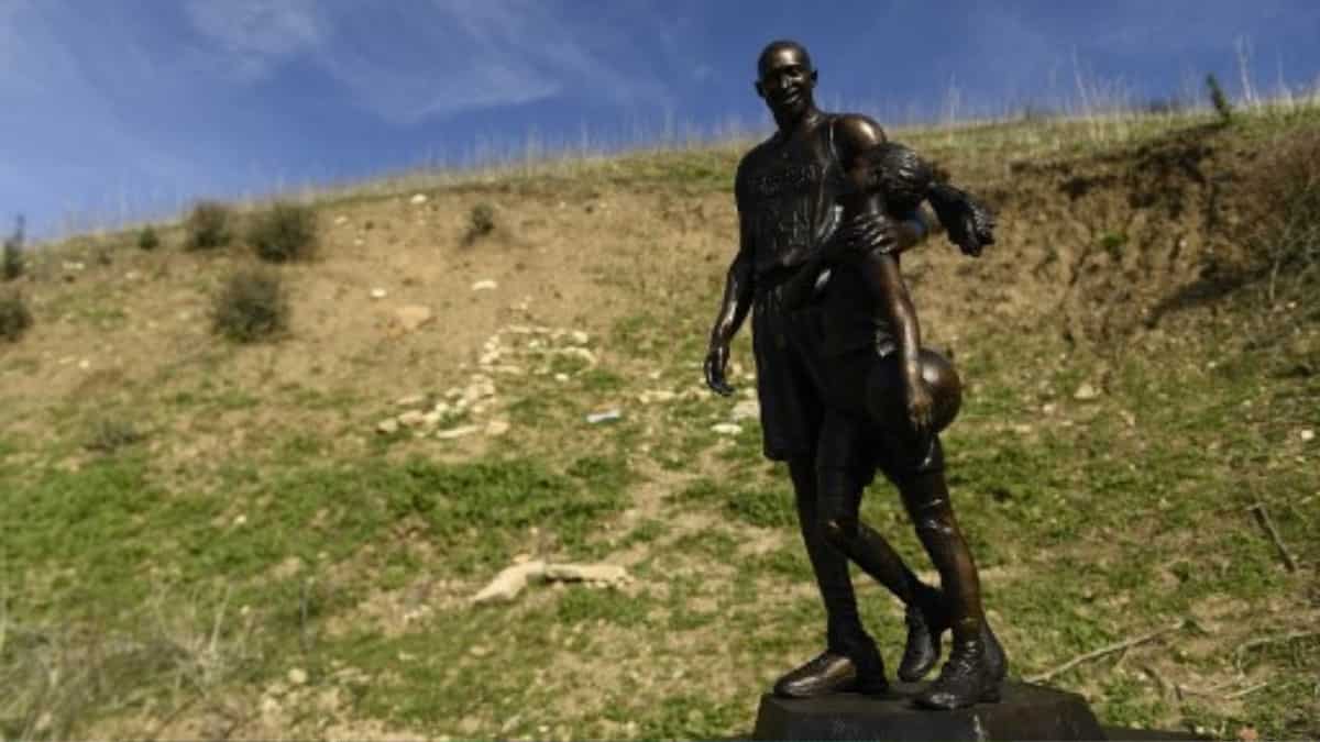 Witness testifies against LA County fireman for sharing images of Kobe Bryant's remains at an awards show Witness testifies against LA County fireman for sharing images of Kobe Bryant's remains at an awards show