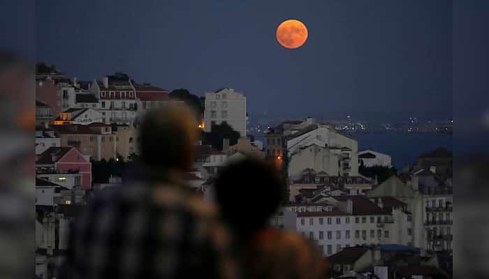 The last supermoon of the year illuminates the sky