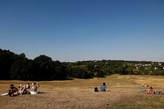 Drought-hit UK faces danger of flash floods following thunderstorm warning