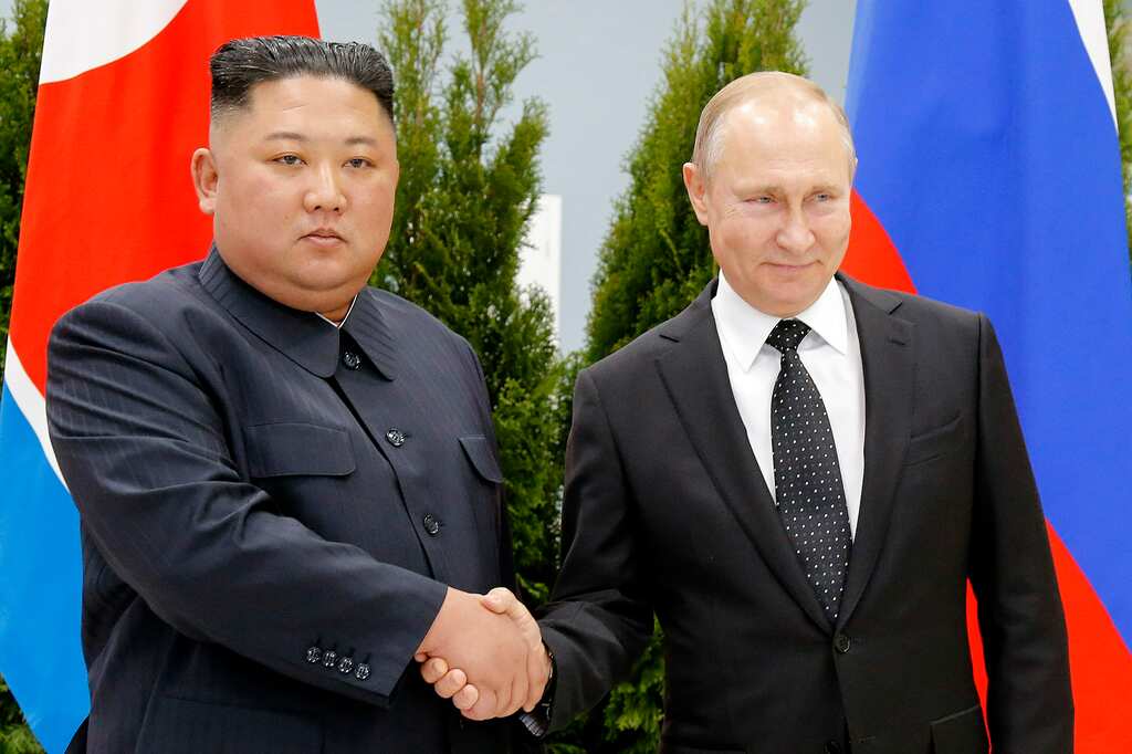 Kim, Putin exchange letters on North Korea's Liberation day