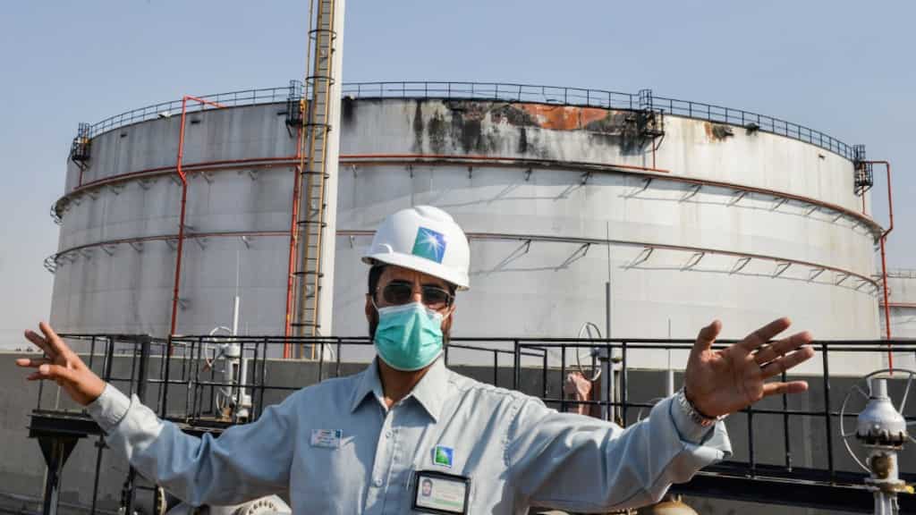 Saudi Aramco unveils record profits amid soaring crude prices