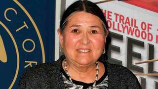 Sacheen Littlefeather who had rejected Marlon Brando's 1973 Oscars was not Native, claim her sisters