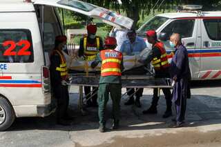 20 die in bus-oil tanker crash in Pakistan