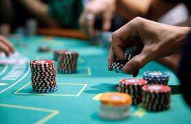 Philippines cracks down on gambling; to shut 175 offshore firms, deport 40,000 Chinese workers