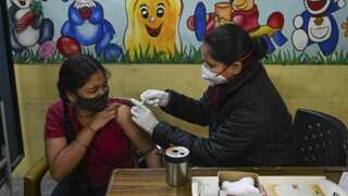 COVID-19: Delhi reports 917 new cases, positivity rate at 19.20%, the highest in seven months