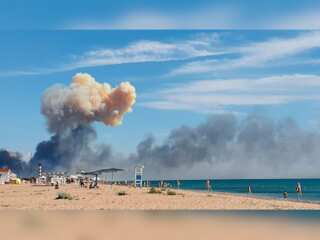 Russia-Ukraine war: Explosions at Crimea depot prompt thousands to evacuate
