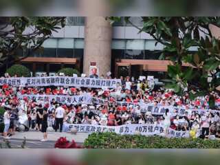 China: Agriculture banks in Henan struggle to repay citizens; citizens question scandals in economy