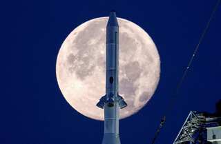 NASA's Orion spacecraft 'slingshots' around Moon on way back home