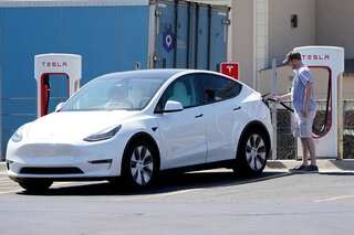 US: Nearly 400 crashes linked to self-driving, driver-assist technologies since last summer