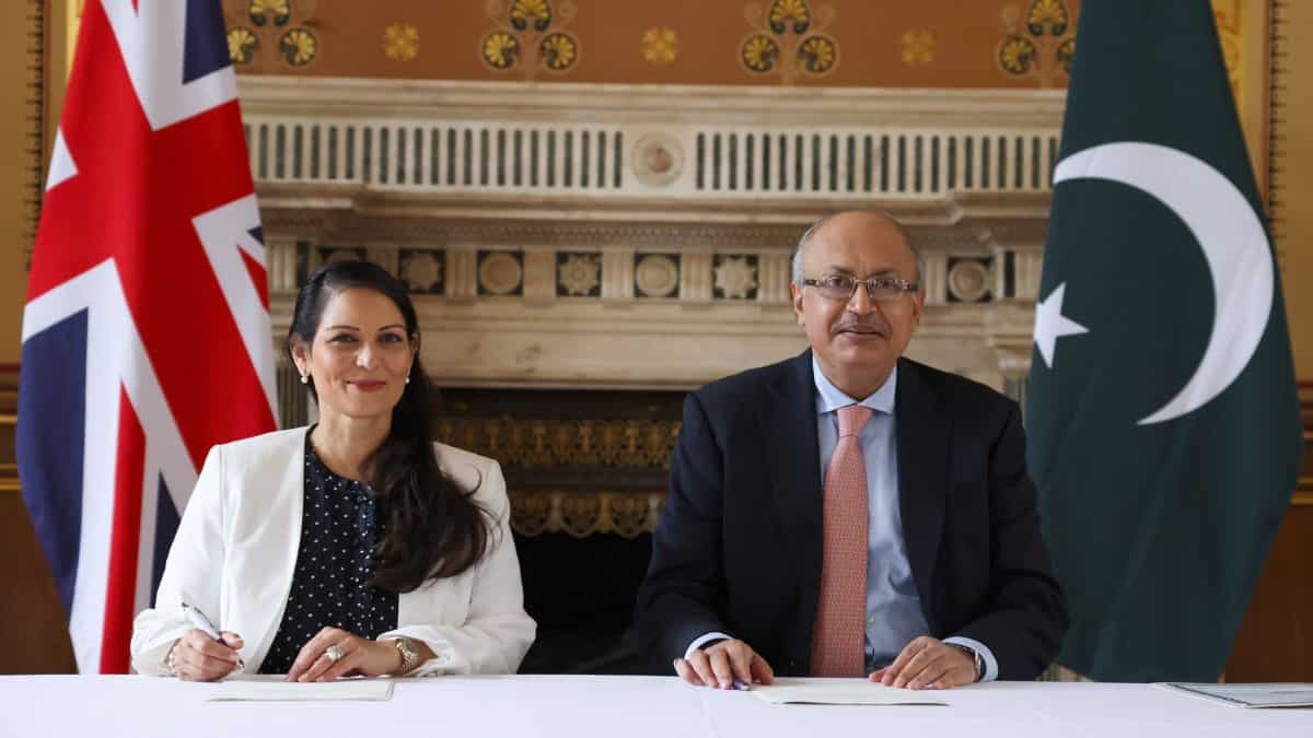 Britain to speedily deport illegal Pakistani nationals: UK home secretary Priti Patel Britain to speedily deport illegal Pakistani nationals: UK home secretary Priti Patel
