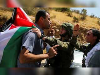 Rioters attack Jewish pilgrims in Nablus; IDF yet to comment on the clash
