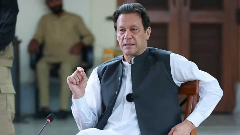 Pakistan govt warns Imran Khan, mulls filing case against him over 'threat speech'