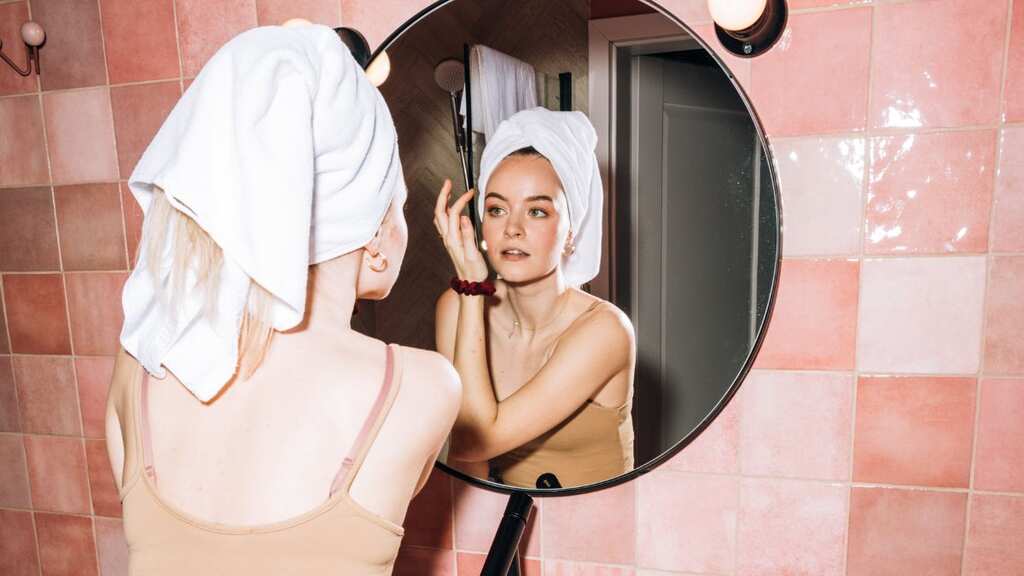 Benefits of cold facials and the wonders ice rollers can do for your skin